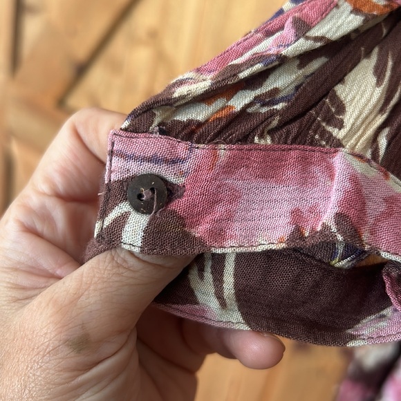 O Neill dress,  long sleeve with a button to adjust - Picture 3 of 8